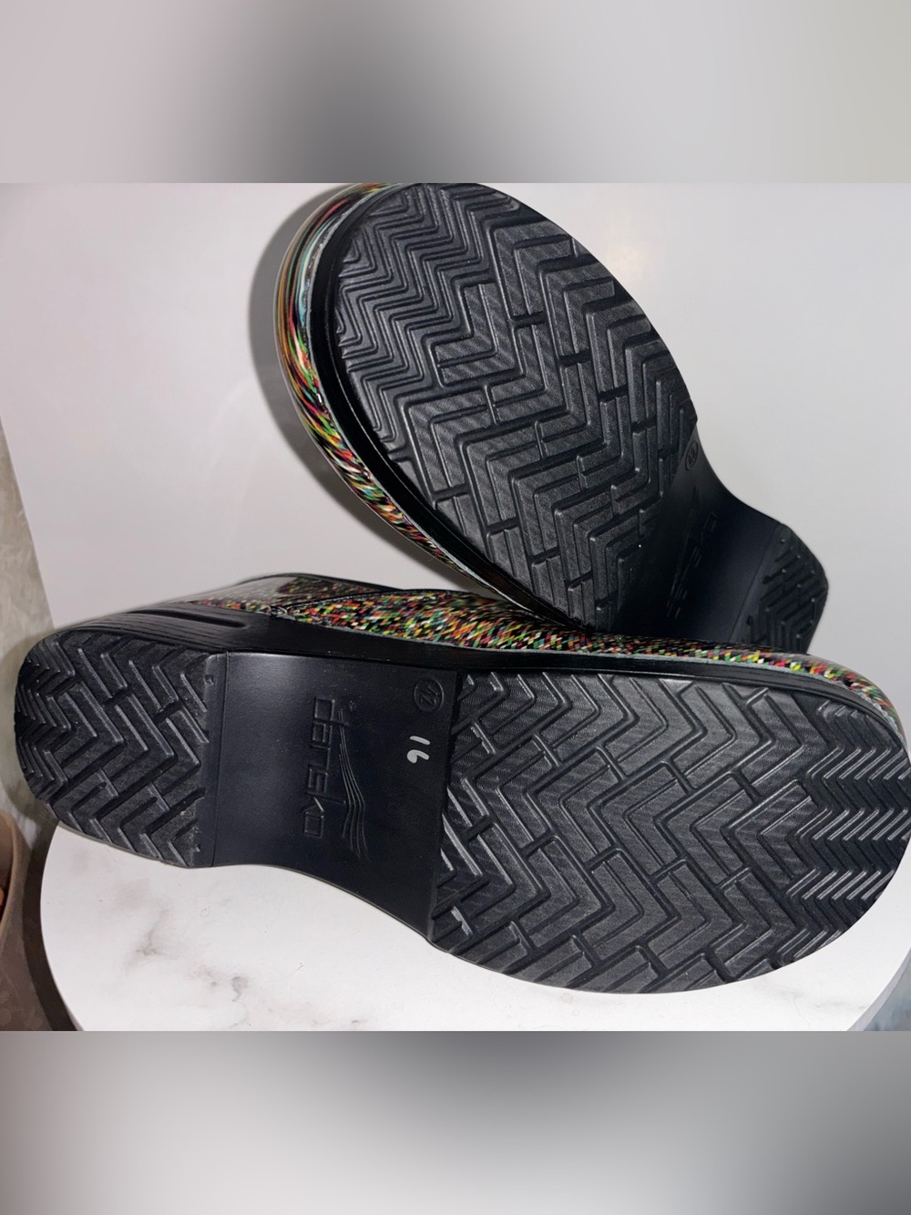 Dansko Rainbow Striped Patent Clogs size 11 NWOT - Picture 7 of 12